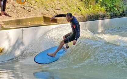 flosslaende softboard riversurfen