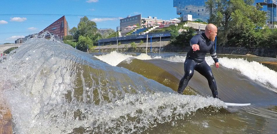 Riversurfing Prague 